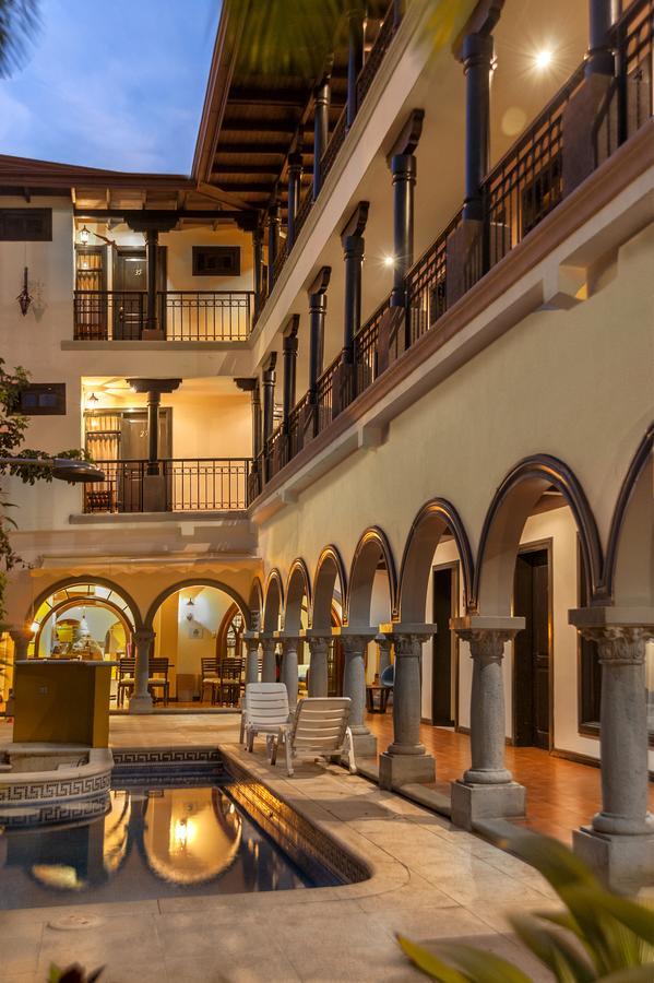 Colonial Hotel 3*