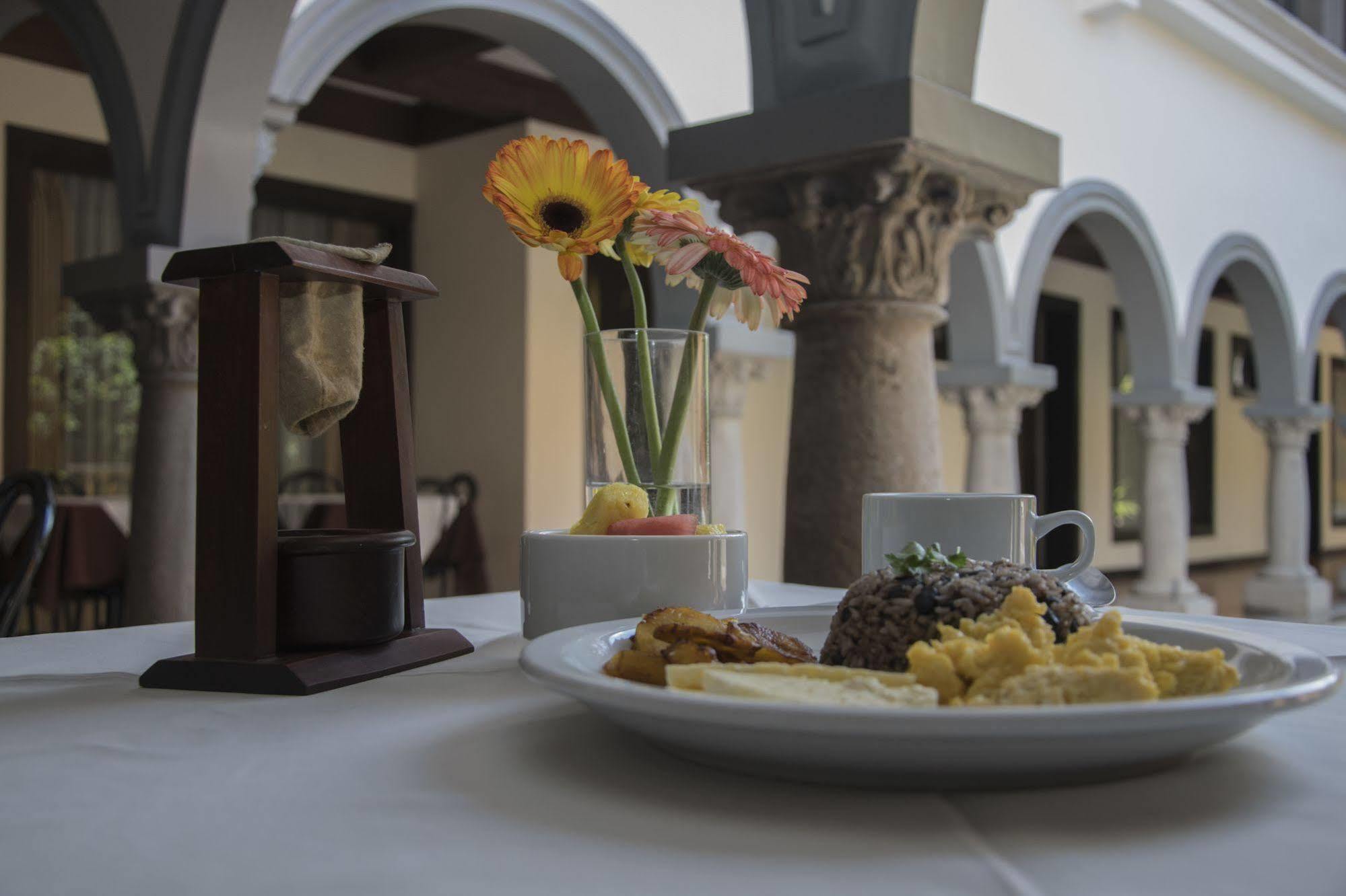Hotel Colonial 3*